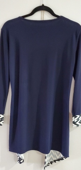 Woman dresses - Picture 2 of 2